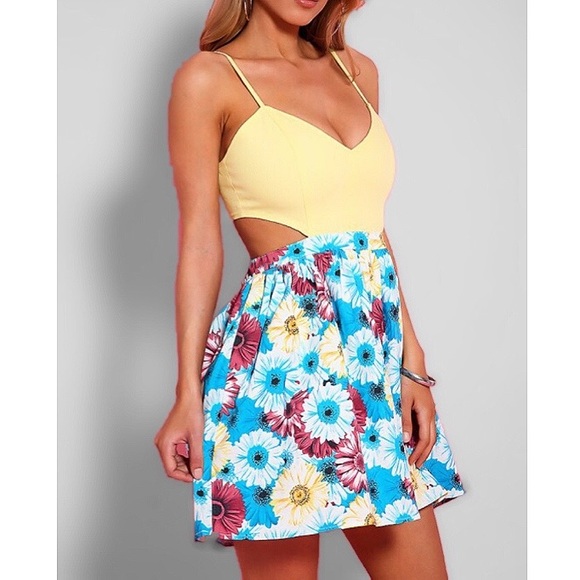 Yellow Blue Floral Mini Dress 🌺☀️🦋 - Picture 2 of 8